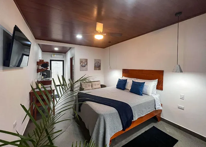 Santa Maria - Private Bay Arenal Bed & Breakfast