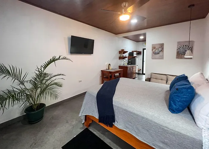 Santa Maria - Private Bay Arenal Bed & Breakfast 4*